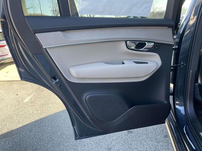 New 2026 Volvo XC90 T8 Plus w/ Protection Package Premier