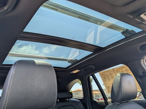 Used 2018 BMW X1 sDrive28i FWD image 3