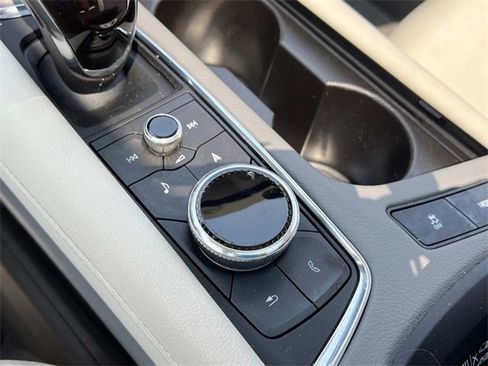 Certified 2022 Cadillac XT5 Premium Luxury image 25