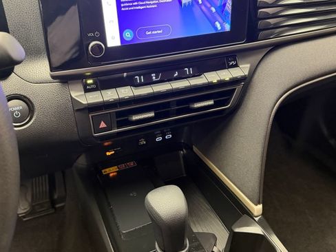 Used 2025 Toyota Camry LE FWD image 20