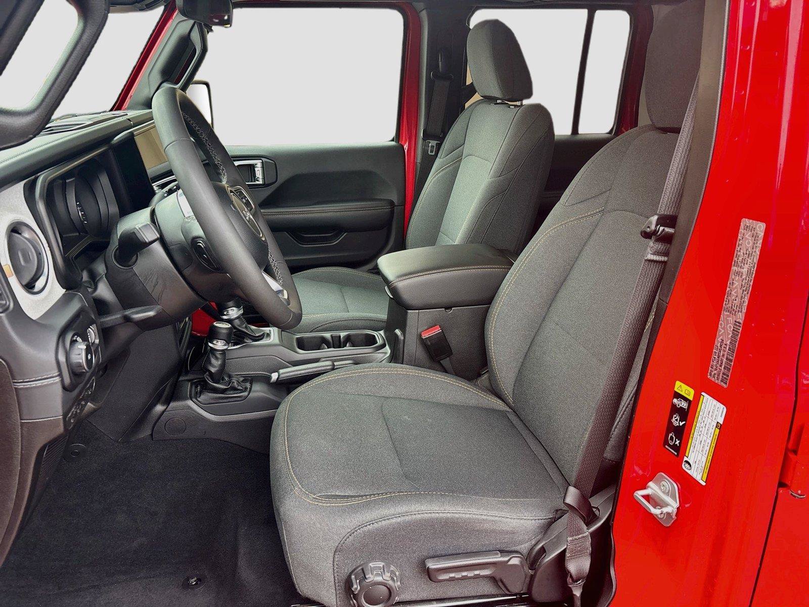 Certified 2025 Jeep Wrangler Unlimited Sahara AWD/4WD image 5