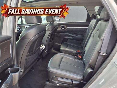 Used 2025 Kia Sorento SX FWD image 12