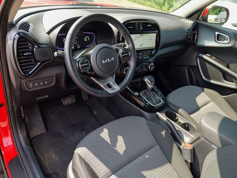 Used 2023 Kia Soul EX FWD image 19