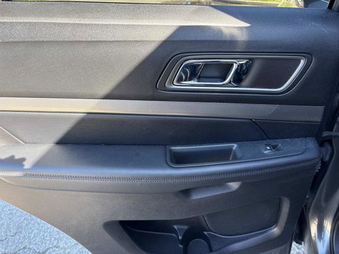 Used 2019 Ford Explorer XLT w/ Equipment Group 202A image 32