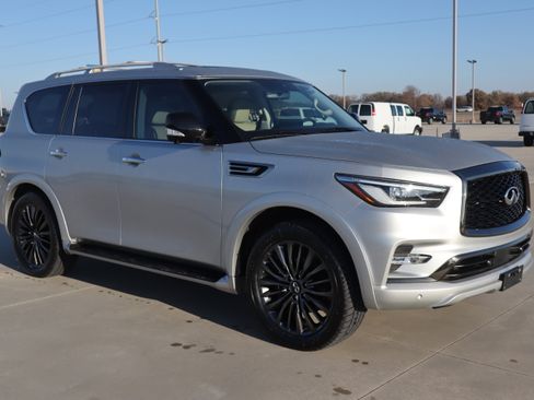 Used 2022 INFINITI QX80 Premium Select w/ Cargo Package image 4