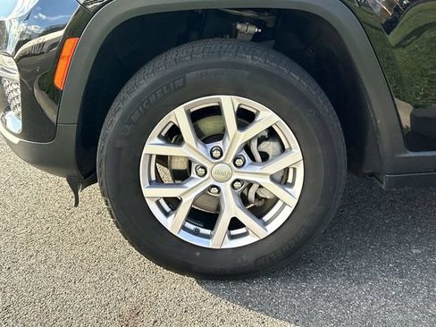 Used 2022 Jeep Grand Cherokee Limited AWD/4WD image 10
