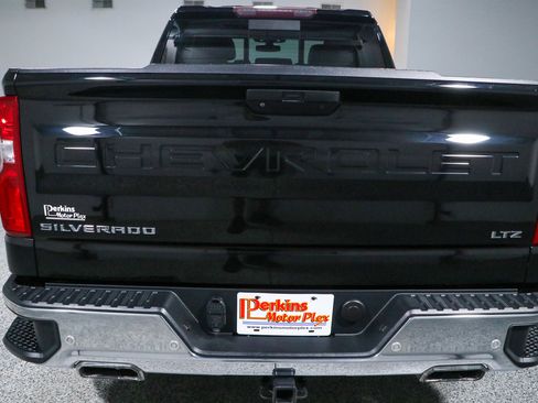 Used 2019 Chevrolet Silverado 1500 LTZ w/ LTZ Plus Package AWD/4WD image 8