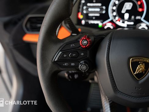 Used 2024 Lamborghini Revuelto AWD/4WD image 23