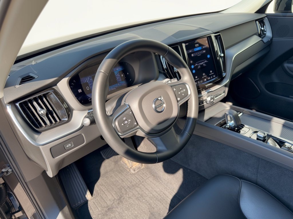 Certified 2024 Volvo XC60 B5 Core w/ Protection Package Premier AWD/4WD image 4