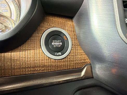 Used 2019 RAM 1500 Limited AWD/4WD image 26