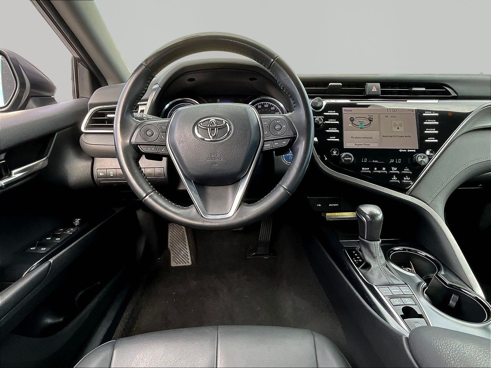 Used 2020 Toyota Camry SE w/ Sunroof Package FWD image 8