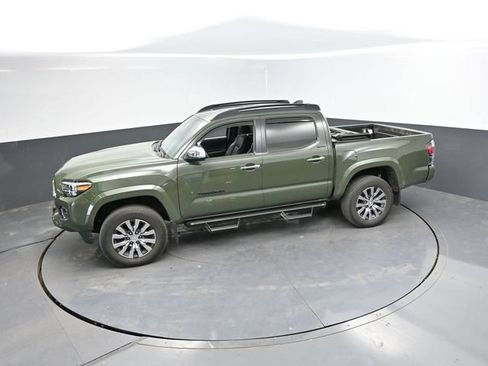 Used 2022 Toyota Tacoma Limited AWD/4WD image 40