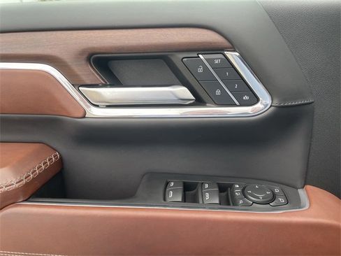 Used 2024 GMC Sierra 2500 Denali Ultimate w/ Max Trailering Package image 24