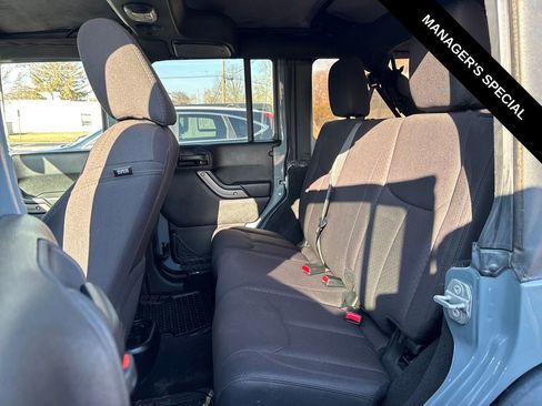 Used 2015 Jeep Wrangler Unlimited Sport w/ Quick Order Package 24S AWD/4WD image 17