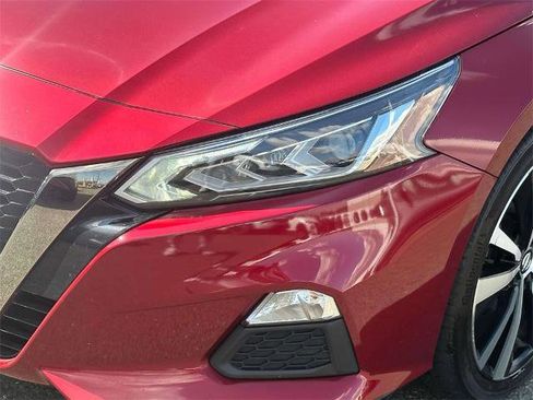 Certified 2022 Nissan Altima 2.5 SR image 8