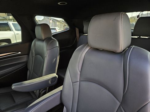 Used 2024 Buick Enclave Premium image 29