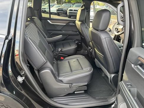 Used 2026 GMC Acadia Denali w/ Super Cruise Package AWD/4WD image 34
