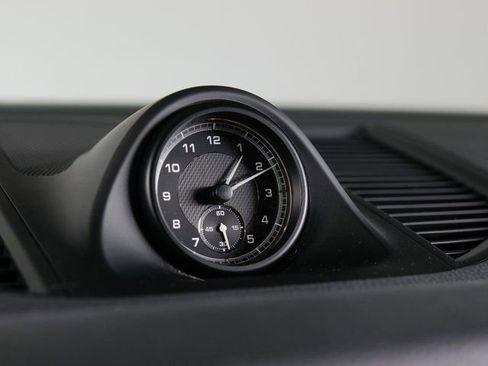 Certified 2023 Porsche Macan image 24