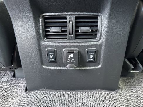 Used 2018 Nissan Titan PRO-4X w/ Pro-4x Convenience Package AWD/4WD image 31