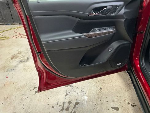 Certified 2023 GMC Acadia Denali w/ Denali Ultimate Package image 18