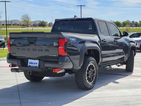 Used 2025 Toyota Tacoma TRD Off-Road image 5