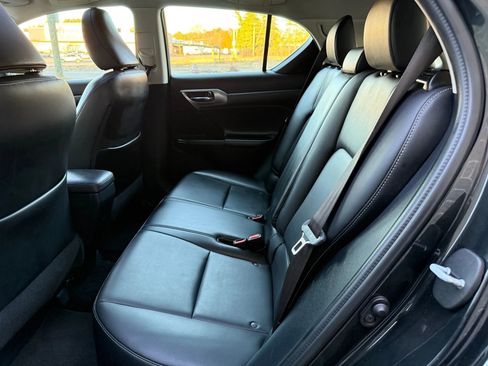 Used 2017 Lexus CT 200h image 21