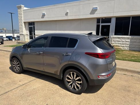 Used 2017 Kia Sportage EX w/ EX Technology Package FWD image 6