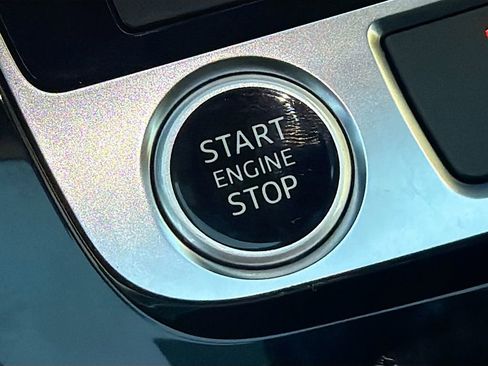 Used 2022 Audi Q8 Premium Plus image 35