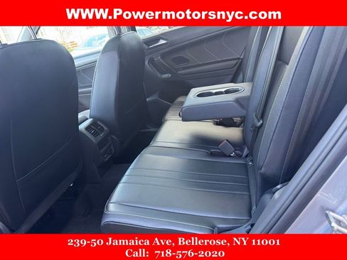 Used 2022 Volkswagen Tiguan SE w/ Panoramic Sunroof Package image 27