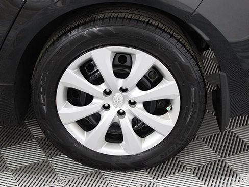 Used 2020 Toyota Corolla LE image 17