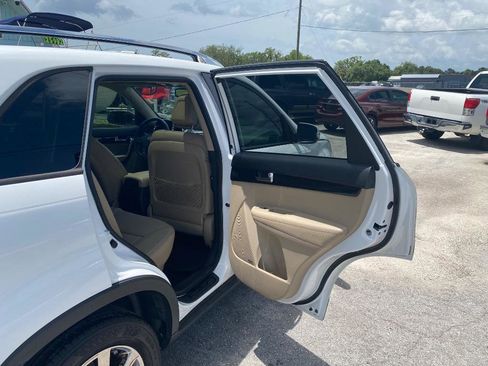 Used 2011 Kia Sorento EX w/ Premium Pkg FWD image 19