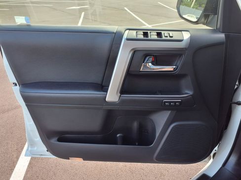Used 2023 Toyota 4Runner Limited AWD/4WD image 19