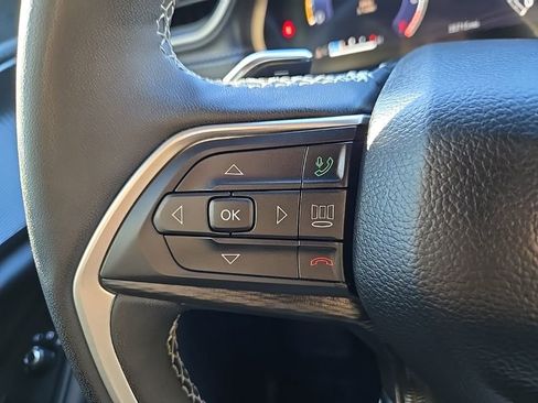 Used 2025 Jeep Grand Cherokee L Altitude image 17