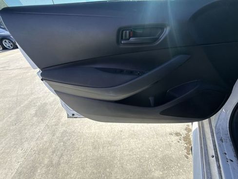 Used 2022 Toyota Corolla LE image 13