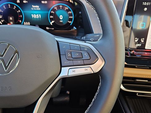 New 2026 Volkswagen Atlas Cross Sport SE image 17