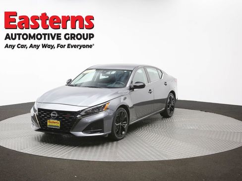 Used 2023 Nissan Altima 2.5 SR FWD image 54
