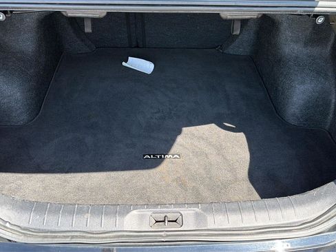 Used 2024 Nissan Altima 2.5 SR FWD image 32