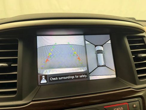 Used 2016 Nissan Pathfinder Platinum w/ Family Entertainment Package FWD image 18