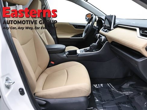 Used 2023 Toyota RAV4 LE AWD/4WD image 23