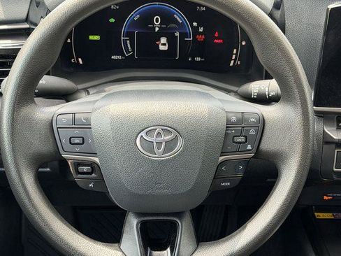 Certified 2025 Toyota Camry LE image 4