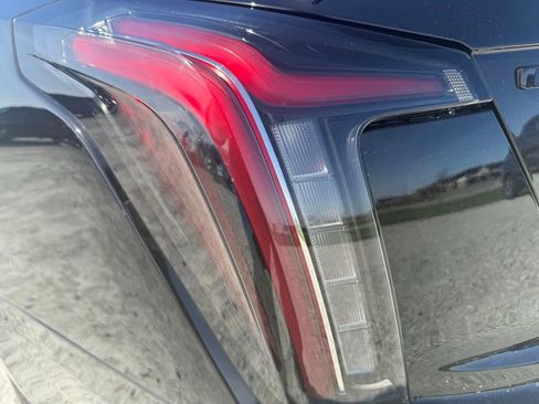 Certified 2025 Cadillac CT5 V w/ LPO, ONYX Package image 10