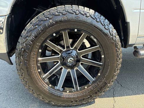 Used 2016 RAM 1500 Classic SLT AWD/4WD image 18