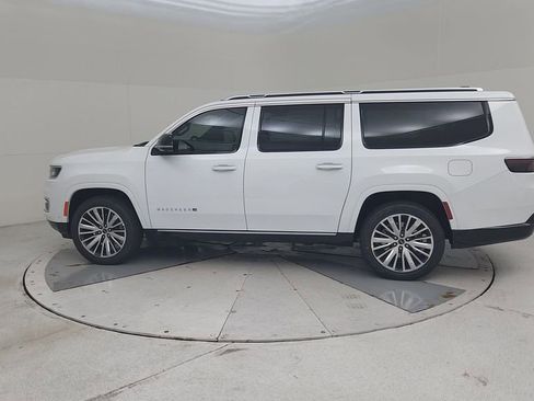 New 2025 Jeep Wagoneer L Series II image 9