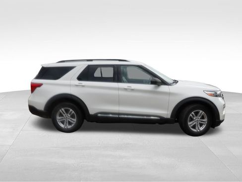 Certified 2020 Ford Explorer XLT w/ Equipment Group 202A AWD/4WD image 2