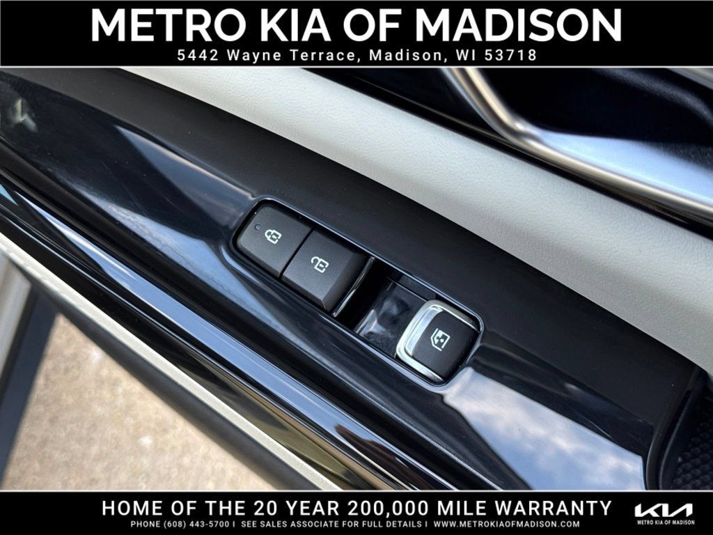 Used 2024 Kia Carnival SX Prestige FWD image 52