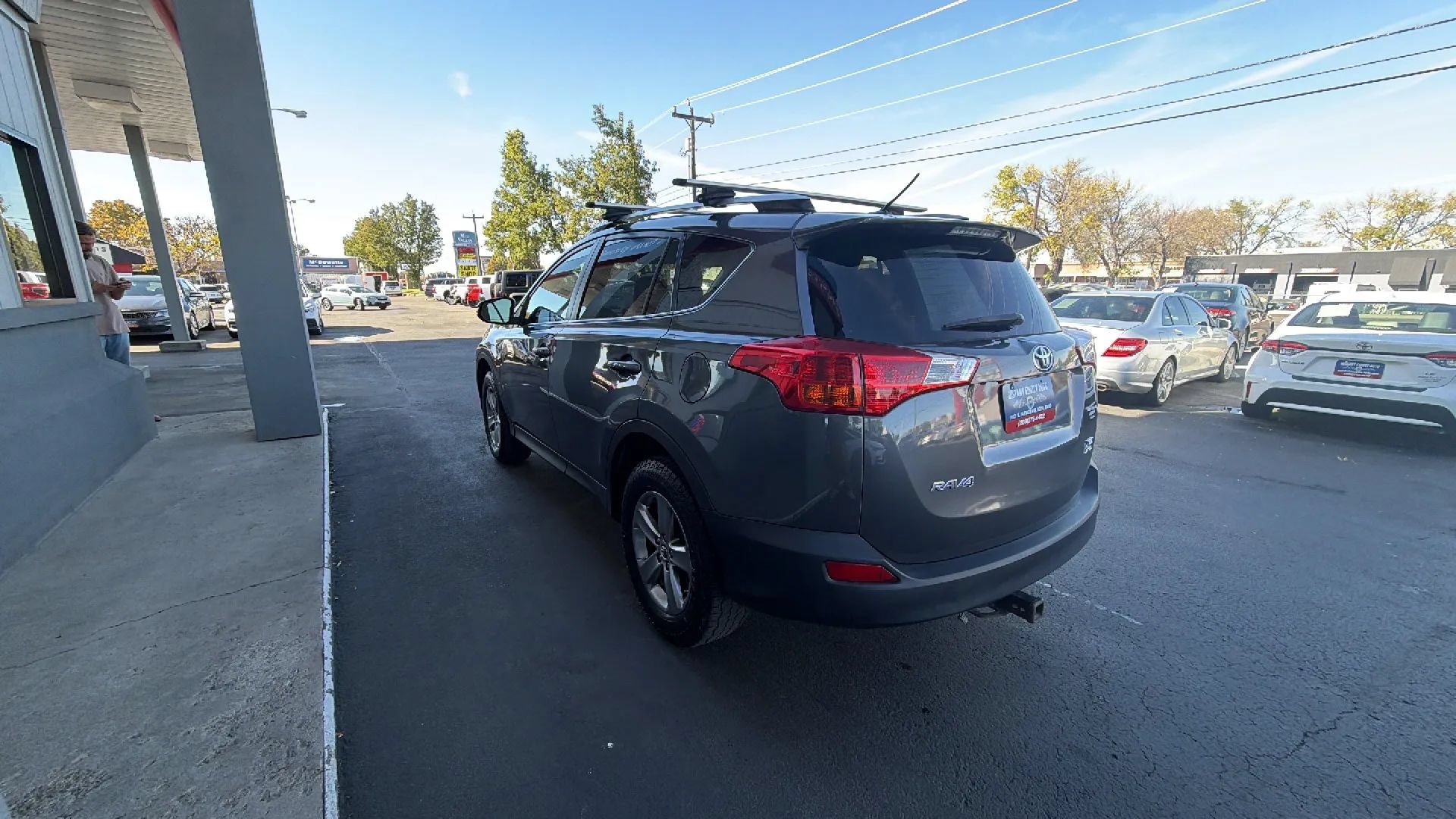 Used 2015 Toyota RAV4 XLE AWD/4WD image 5