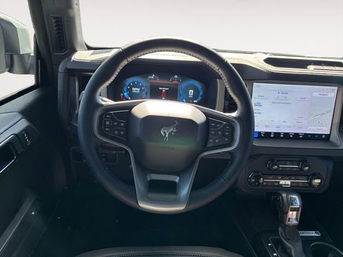 Used 2025 Ford Bronco Outer Banks image 15
