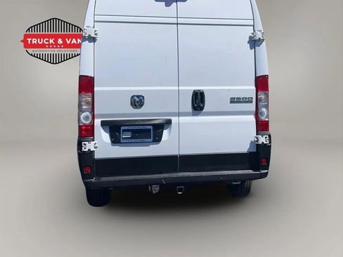 Used 2023 RAM ProMaster 2500 w/ Convenience Group FWD image 5