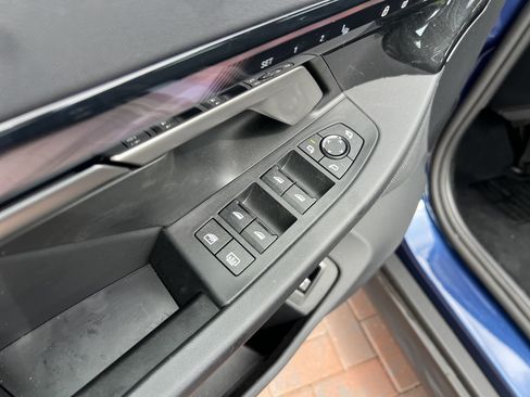 Used 2025 BMW 540i xDrive AWD/4WD image 15