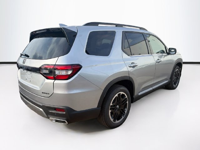New 2026 Honda Pilot Touring image 7